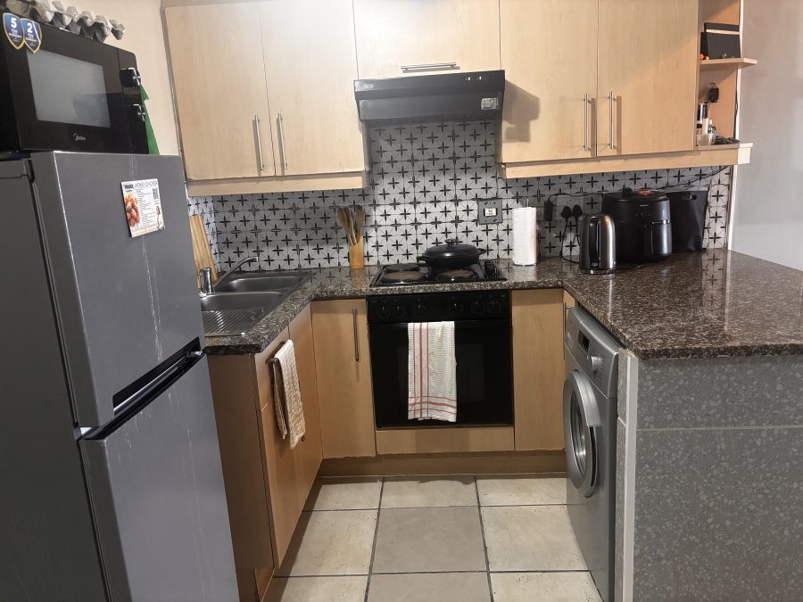 To Let 1 Bedroom Property for Rent in Muizenberg Western Cape